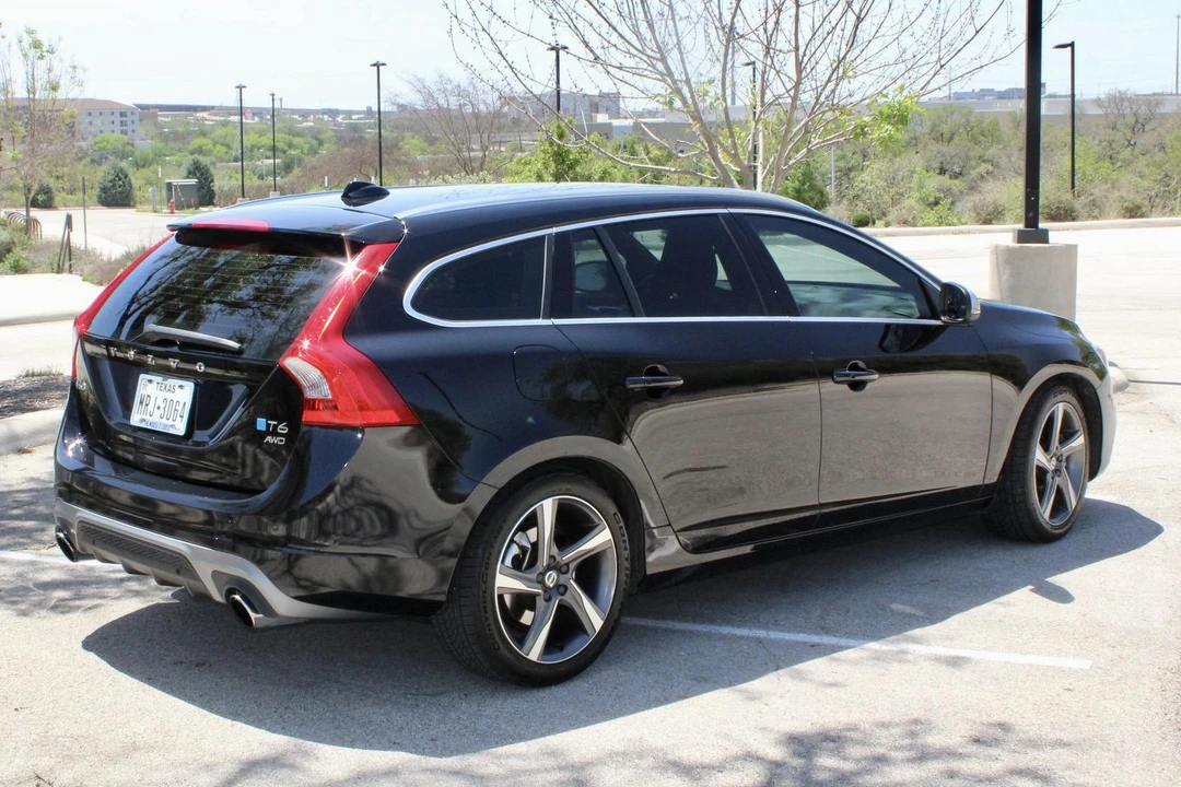 2015 Volvo V60 1st Gen - Image 4 of 5