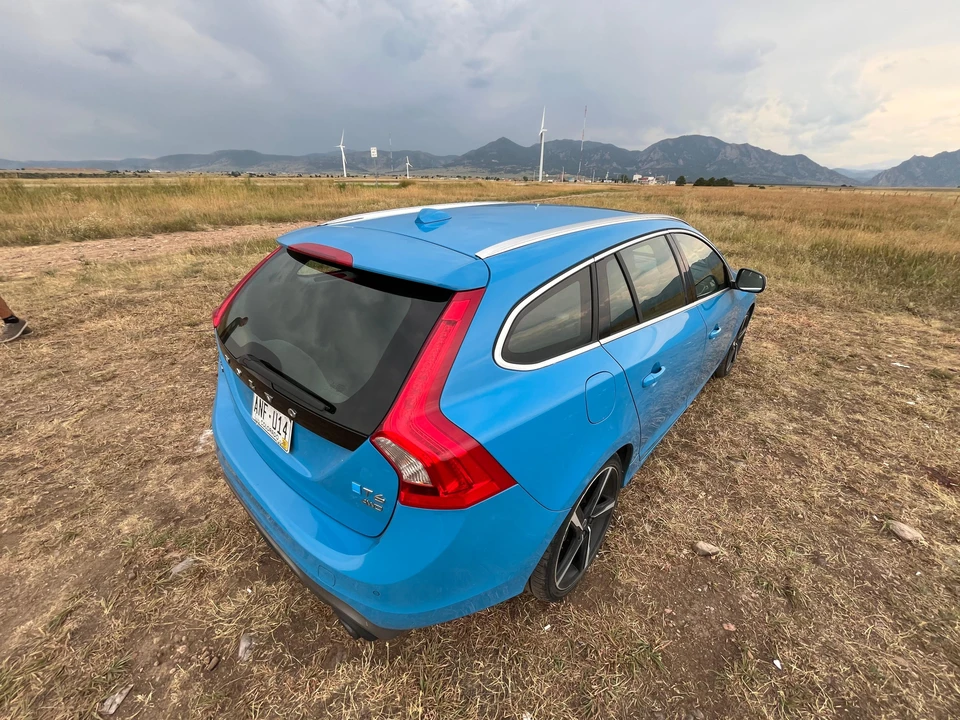 2015 Volvo V60 1st Gen - Image 15 of 29