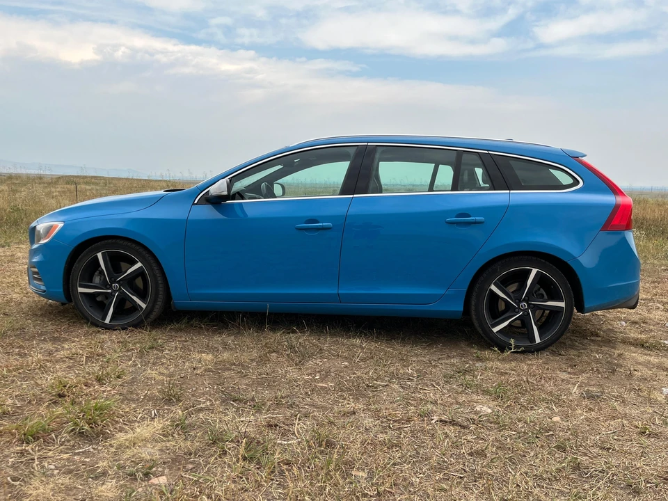 2015 Volvo V60 1st Gen - Image 11 of 29