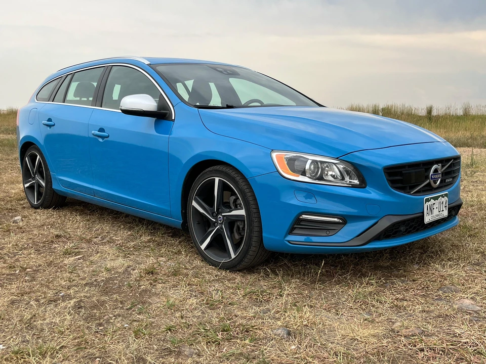 2015 Volvo V60 1st Gen - Image 19 of 29