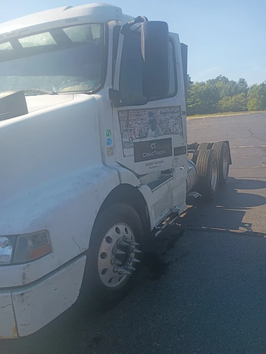 2015 Volvo - Image 11 of 21
