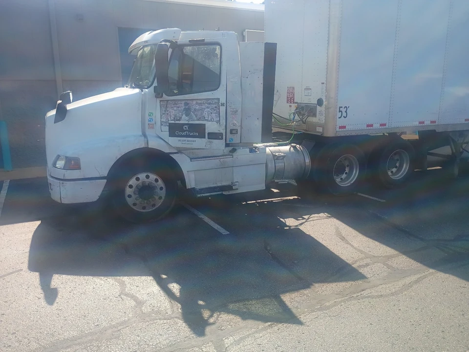 2015 Volvo - Image 7 of 21