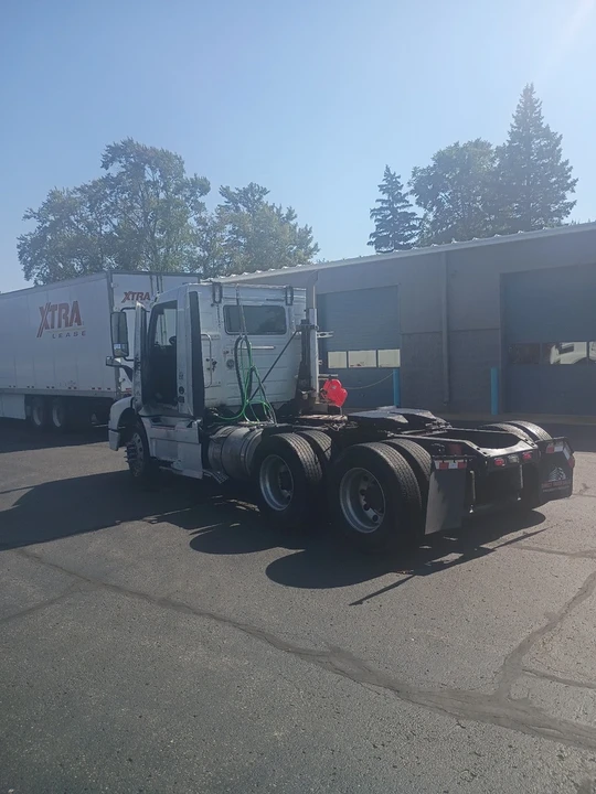 2015 Volvo - Image 6 of 21