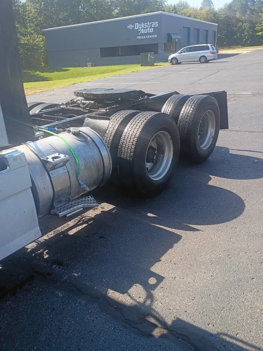 2015 Volvo - Image 20 of 21