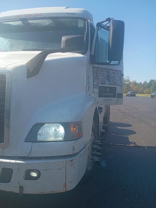 2015 Volvo - Image 8 of 21