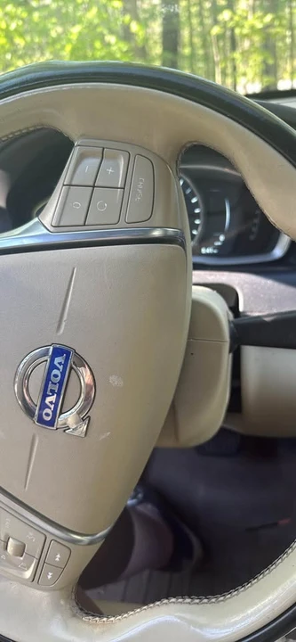 2015 Volvo XC60 1st Gen - Image 3 of 5