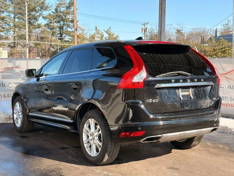 2015 Volvo XC60 1st Gen - Image 9 of 12