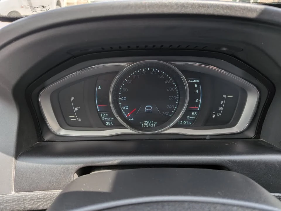 2015 Volvo XC60 1st Gen - Image 6 of 13