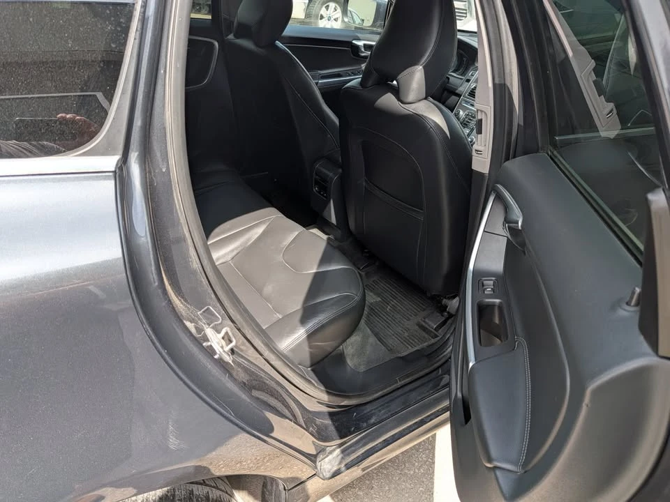 2015 Volvo XC60 1st Gen - Image 12 of 13