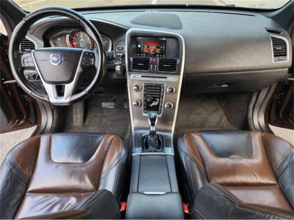 2015 Volvo XC60 1st Gen - Image 15 of 21