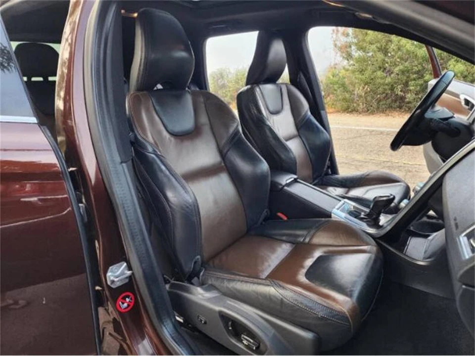 2015 Volvo XC60 1st Gen - Image 19 of 21