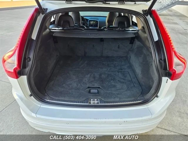 2015 Volvo XC60 1st Gen - Image 16 of 21