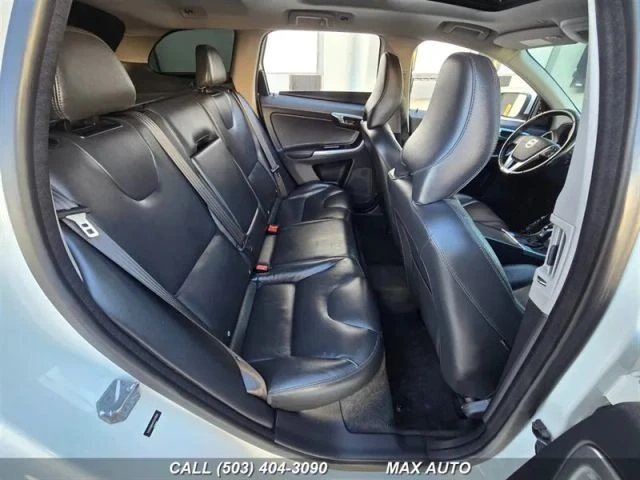 2015 Volvo XC60 1st Gen - Image 19 of 21