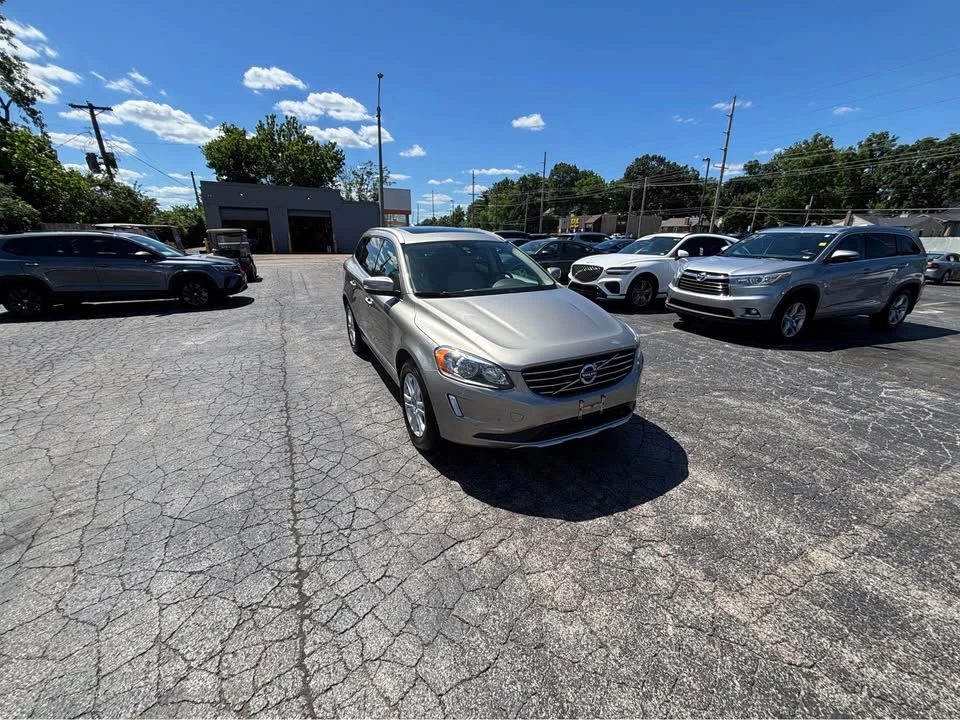2015 Volvo XC60 1st Gen - Image 2 of 18