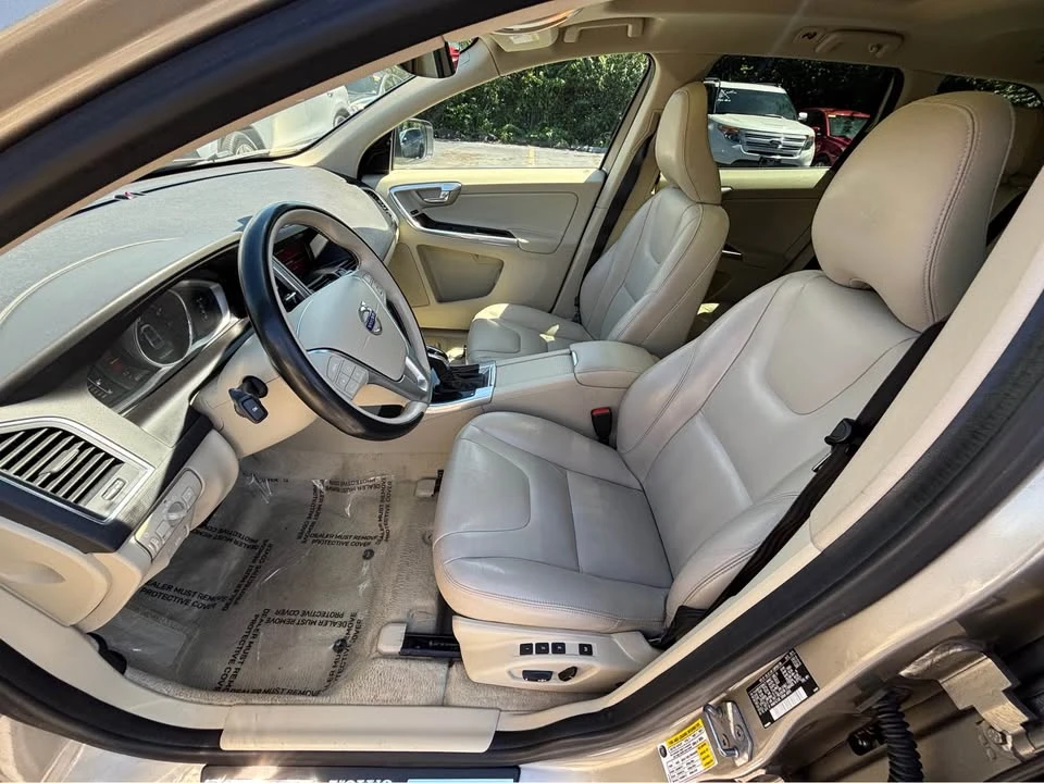 2015 Volvo XC60 1st Gen - Image 14 of 18