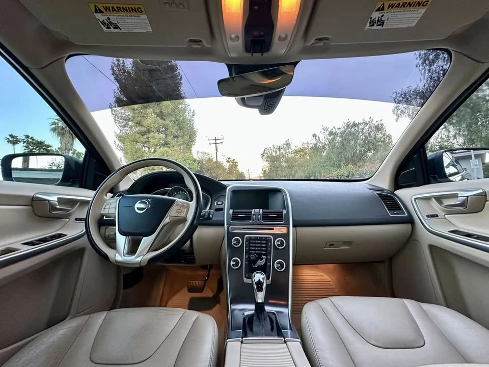 2015 Volvo XC60 1st Gen - Image 11 of 20