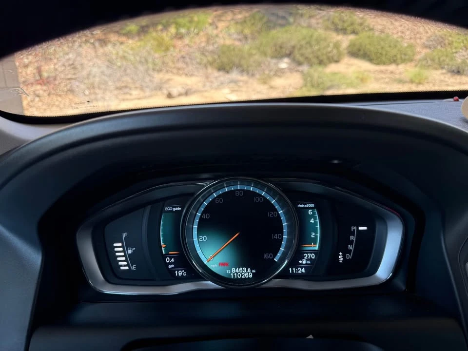 2015 Volvo XC60 1st Gen - Image 9 of 13