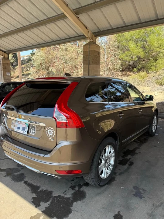 2015 Volvo XC60 1st Gen - Image 4 of 13