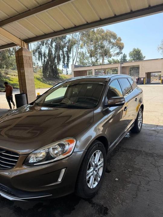 2015 Volvo XC60 1st Gen - Image 2 of 13