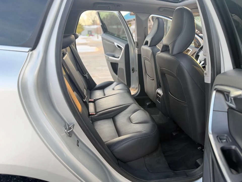 2015 Volvo XC60 1st Gen - Image 12 of 19
