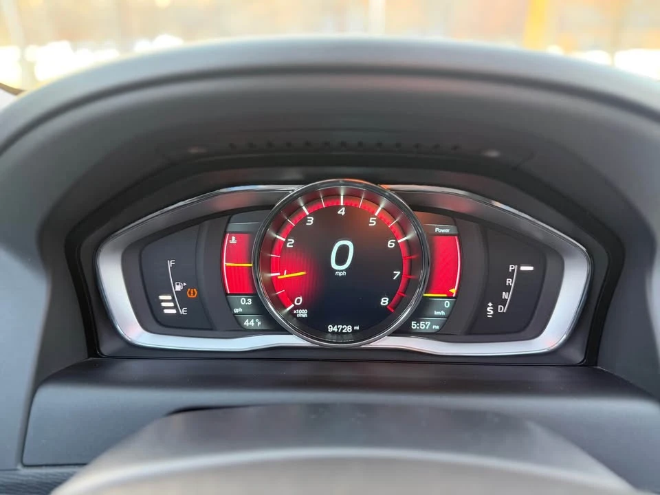 2015 Volvo XC60 1st Gen - Image 16 of 19