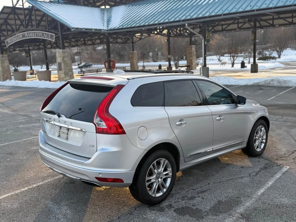 2015 Volvo XC60 1st Gen - Image 5 of 19