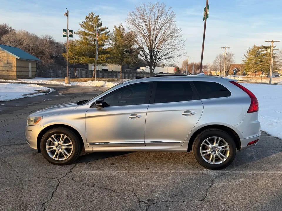 2015 Volvo XC60 1st Gen - Image 8 of 19