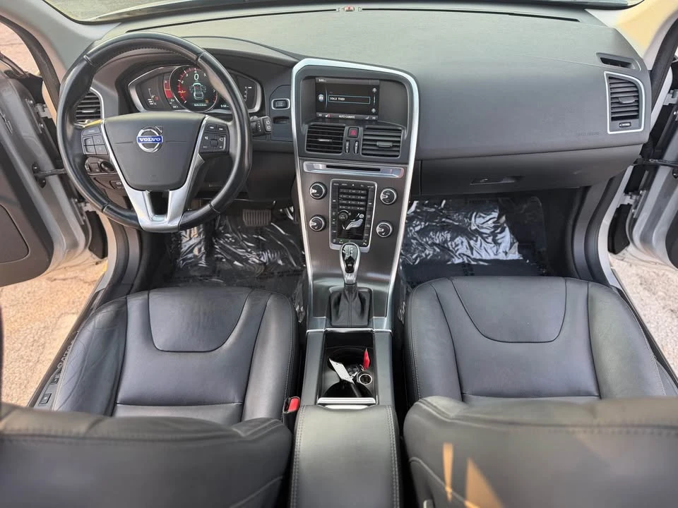 2015 Volvo XC60 1st Gen - Image 14 of 19