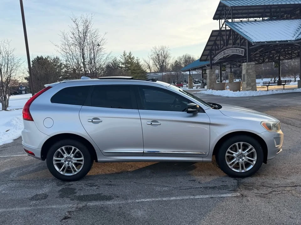 2015 Volvo XC60 1st Gen - Image 4 of 19