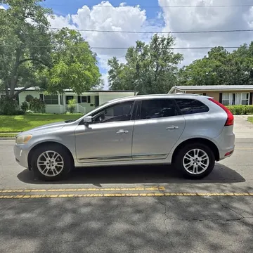 2015 Volvo XC60 T5 Sport Utility 4D