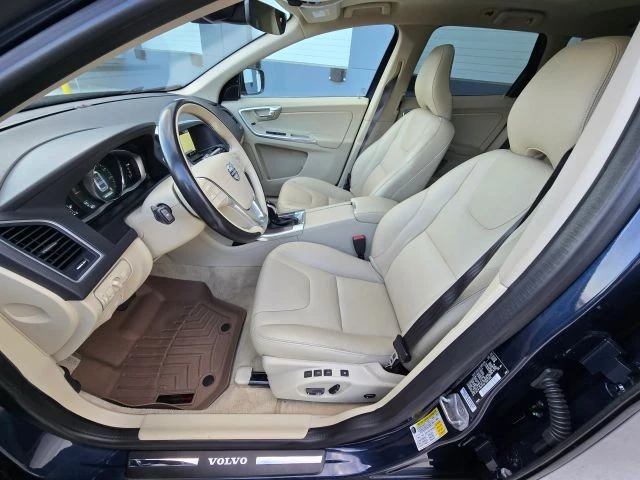 2015 Volvo XC60 1st Gen - Image 12 of 21