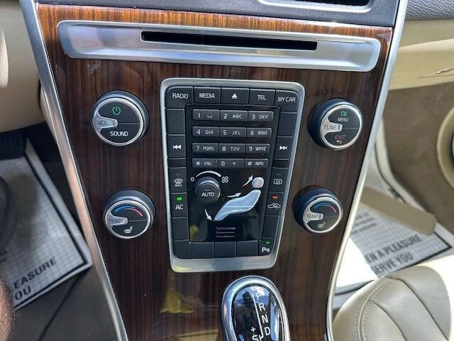 2015 Volvo XC60 1st Gen - Image 15 of 21