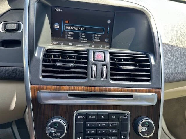 2015 Volvo XC60 1st Gen - Image 14 of 21