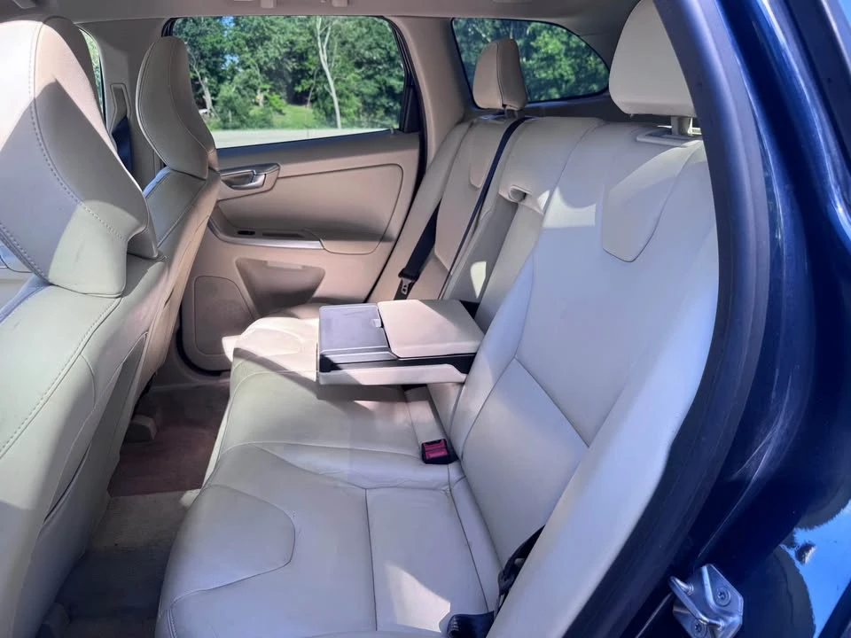 2015 Volvo XC60 1st Gen - Image 7 of 9