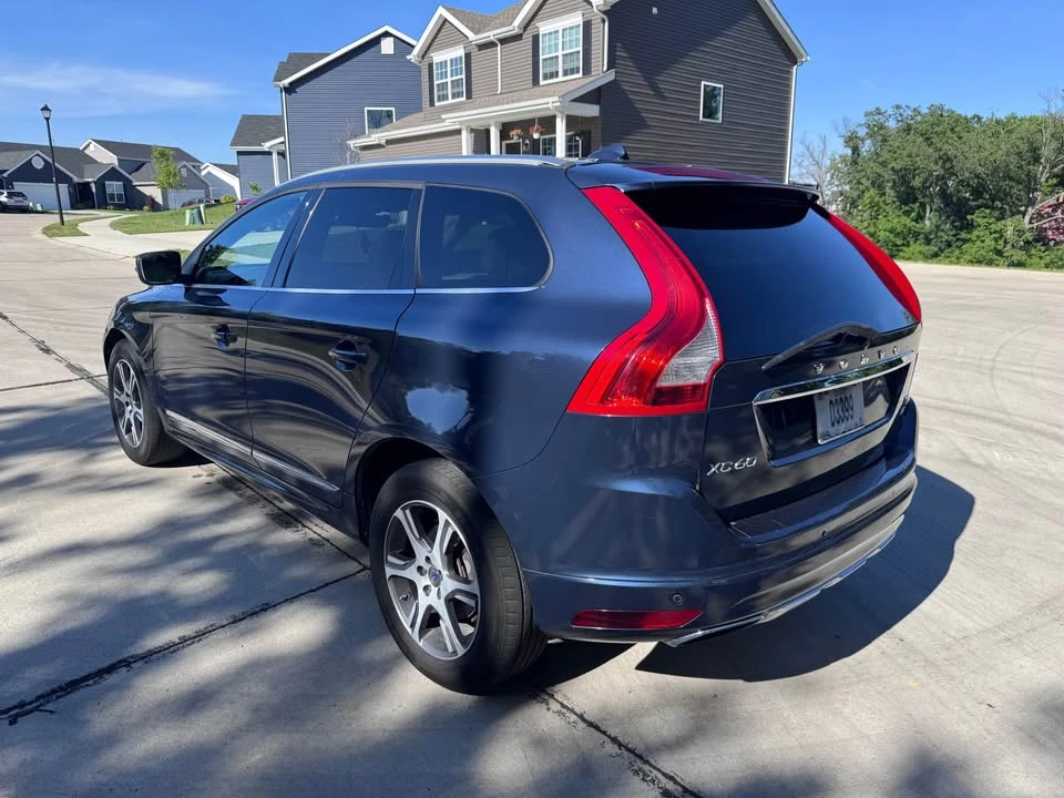 2015 Volvo XC60 1st Gen - Image 2 of 9