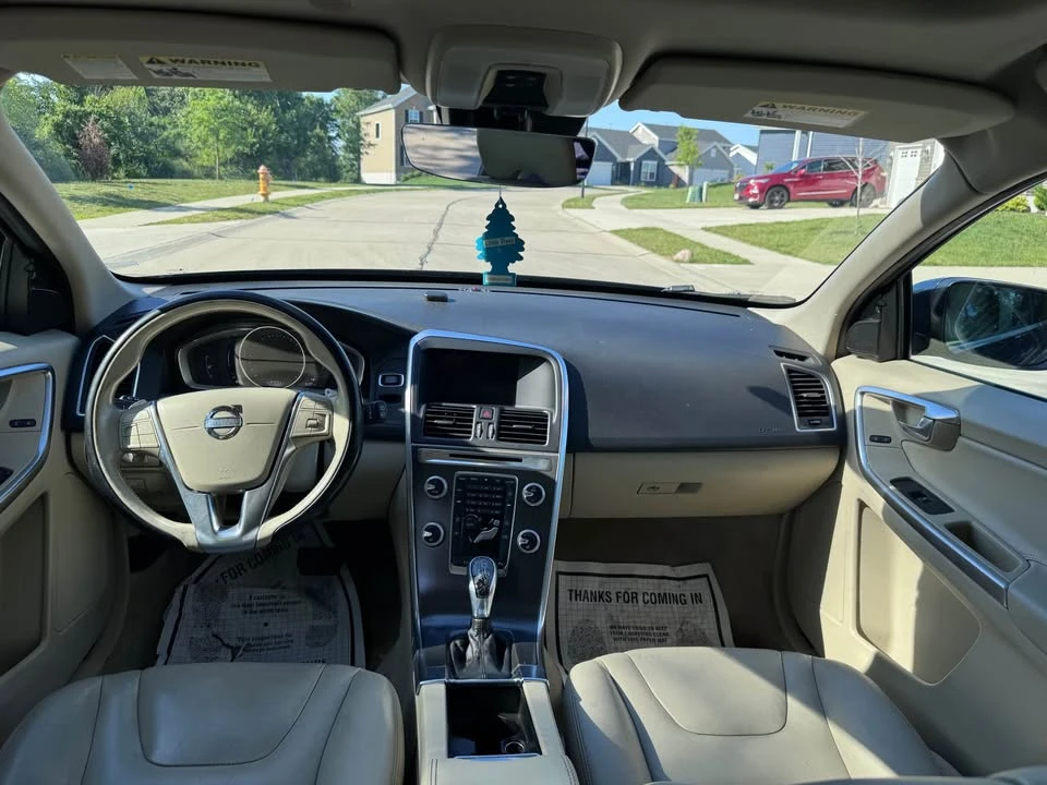 2015 Volvo XC60 1st Gen - Image 9 of 9