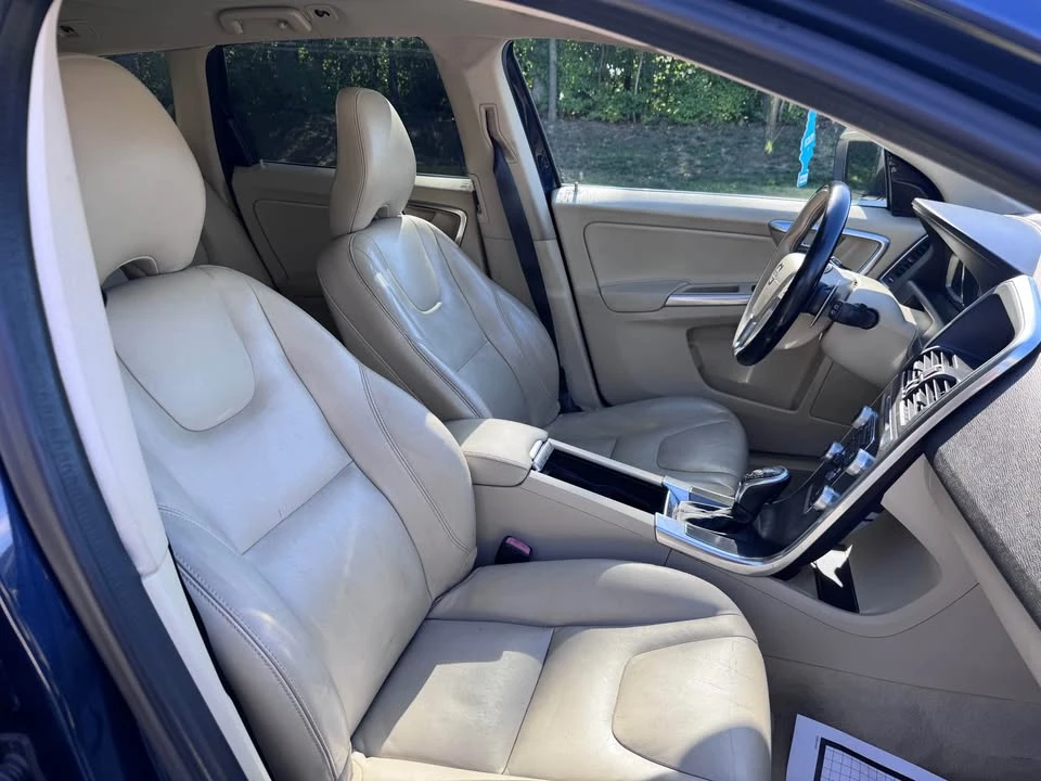 2015 Volvo XC60 1st Gen - Image 5 of 9