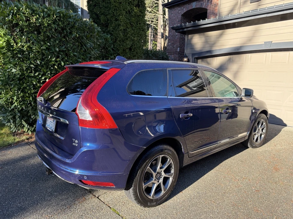2015 Volvo XC60 1st Gen - Image 8 of 10