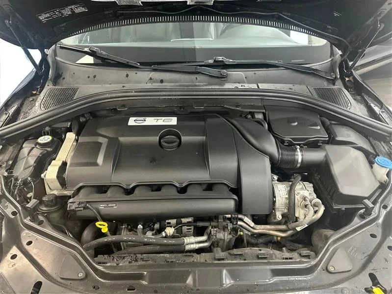 2015 Volvo XC60 1st Gen - Image 11 of 12