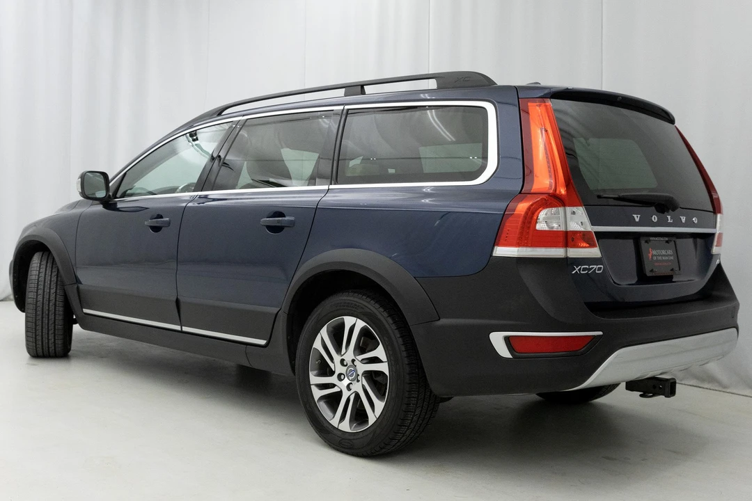 2015 Volvo XC70 3rd Gen - Image 23 of 31