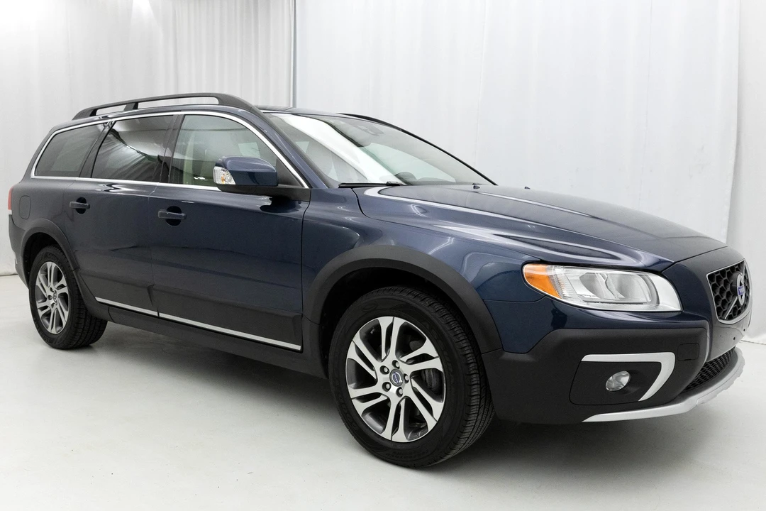 2015 Volvo XC70 3rd Gen - Image 29 of 31