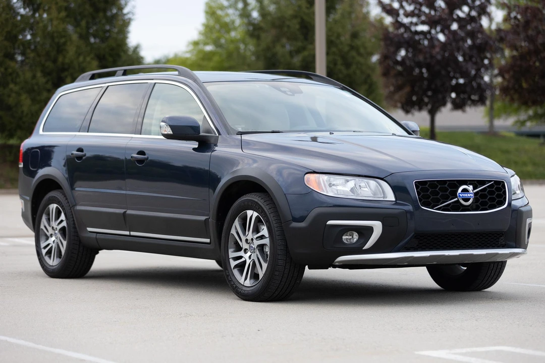 2015 Volvo XC70 3rd Gen - Image 17 of 31