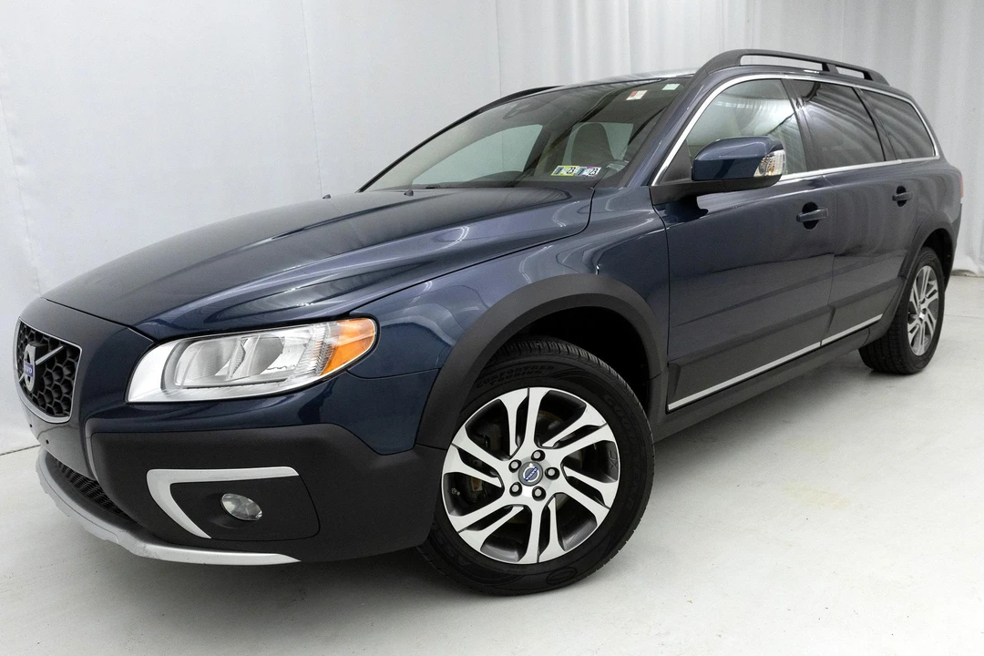 2015 Volvo XC70 3rd Gen - Image 21 of 31