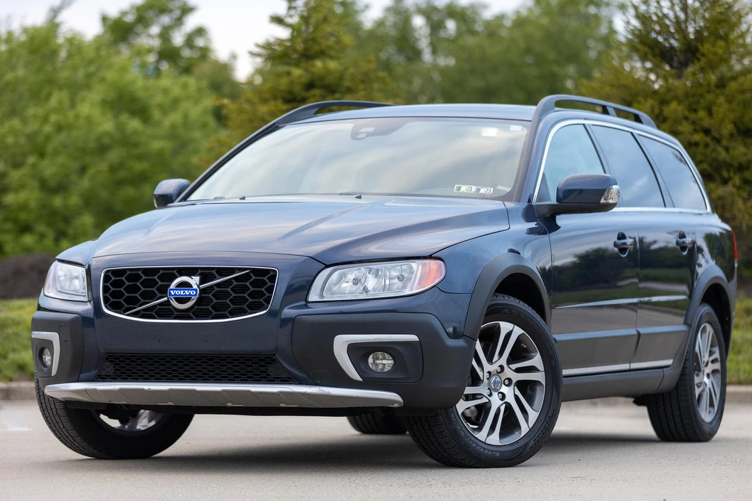 2015 Volvo XC70 3rd Gen - Image 7 of 31