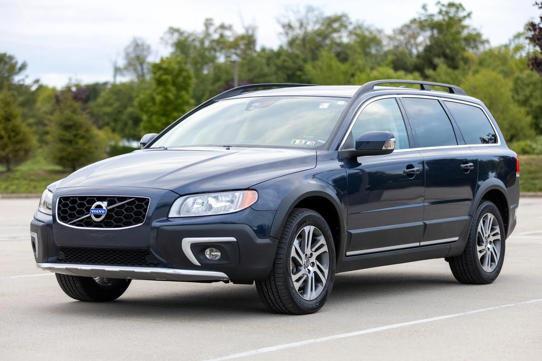 2015 Volvo XC70 3rd Gen - Image 8 of 31