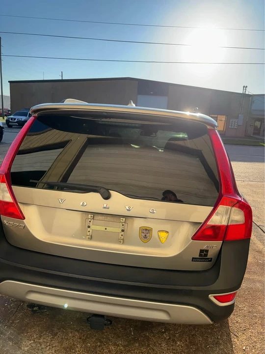 2015 Volvo XC70 3rd Gen - Image 8 of 18