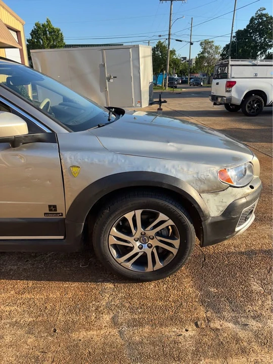 2015 Volvo XC70 3rd Gen - Image 5 of 18