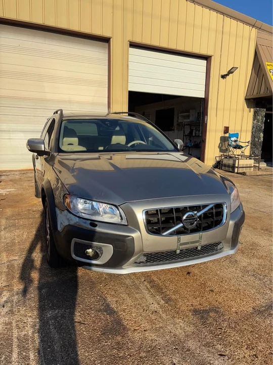 2015 Volvo XC70 3rd Gen - Image 3 of 18