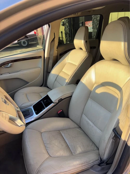 2015 Volvo XC70 3rd Gen - Image 12 of 18
