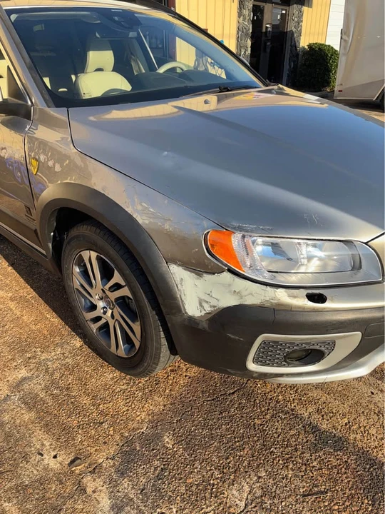 2015 Volvo XC70 3rd Gen - Image 4 of 18